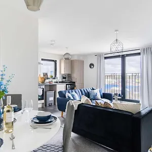 https://modern-apartments-with-free-parking-near-heathrow-colnbrook.brighton-hotels-england.com